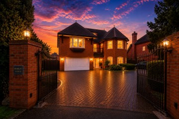 image of Hurley Lodge, Bench Manor Crescent