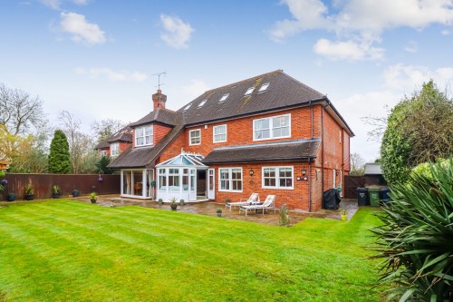 Arrange a viewing for Bench Manor Crescent, Chalfont St. Peter, Gerrards Cross