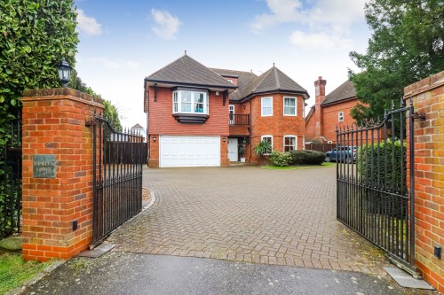 Arrange a viewing for Bench Manor Crescent, Chalfont St. Peter, Gerrards Cross