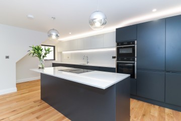 image of 2 Lower House, Lower Road