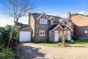 image of 5 Paddocks End, Seer Green